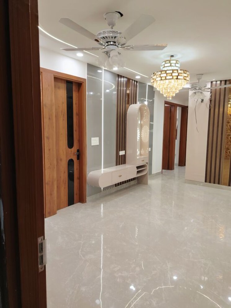 Room, tara nagar 4 Bedroom 1170 Sq.Ft. Builder Floor In Tara Nagar Delhi 9838760