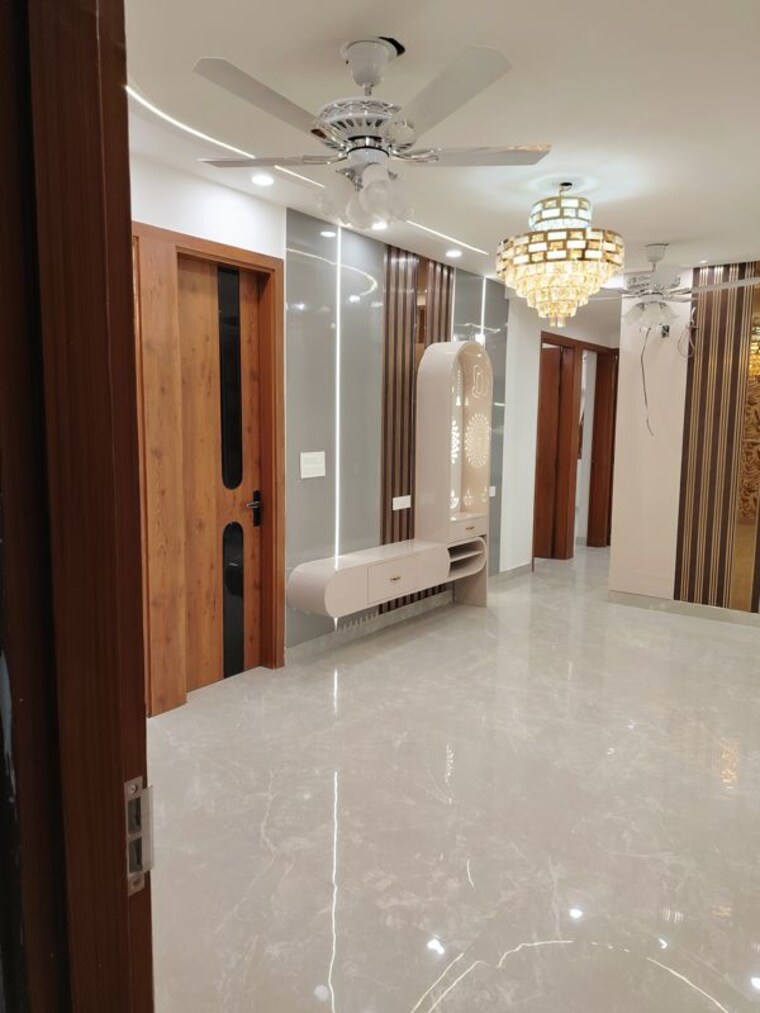 Room, tara nagar 4 Bedroom 1170 Sq.Ft. Builder Floor In Tara Nagar Delhi 9838760