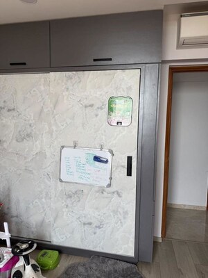 Room in 3 BHK Apartment at Thane West – for Sale