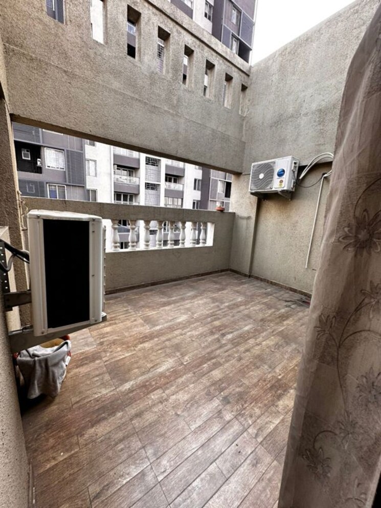  Parking, navalakha-ritz 2 Bedroom 747 Sq.Ft. Apartment In Kharadi Pune 9838792