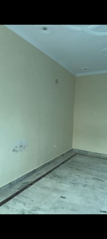 Room in 2 BHK Independent House at Beta Ii Greater Noida – for Rent