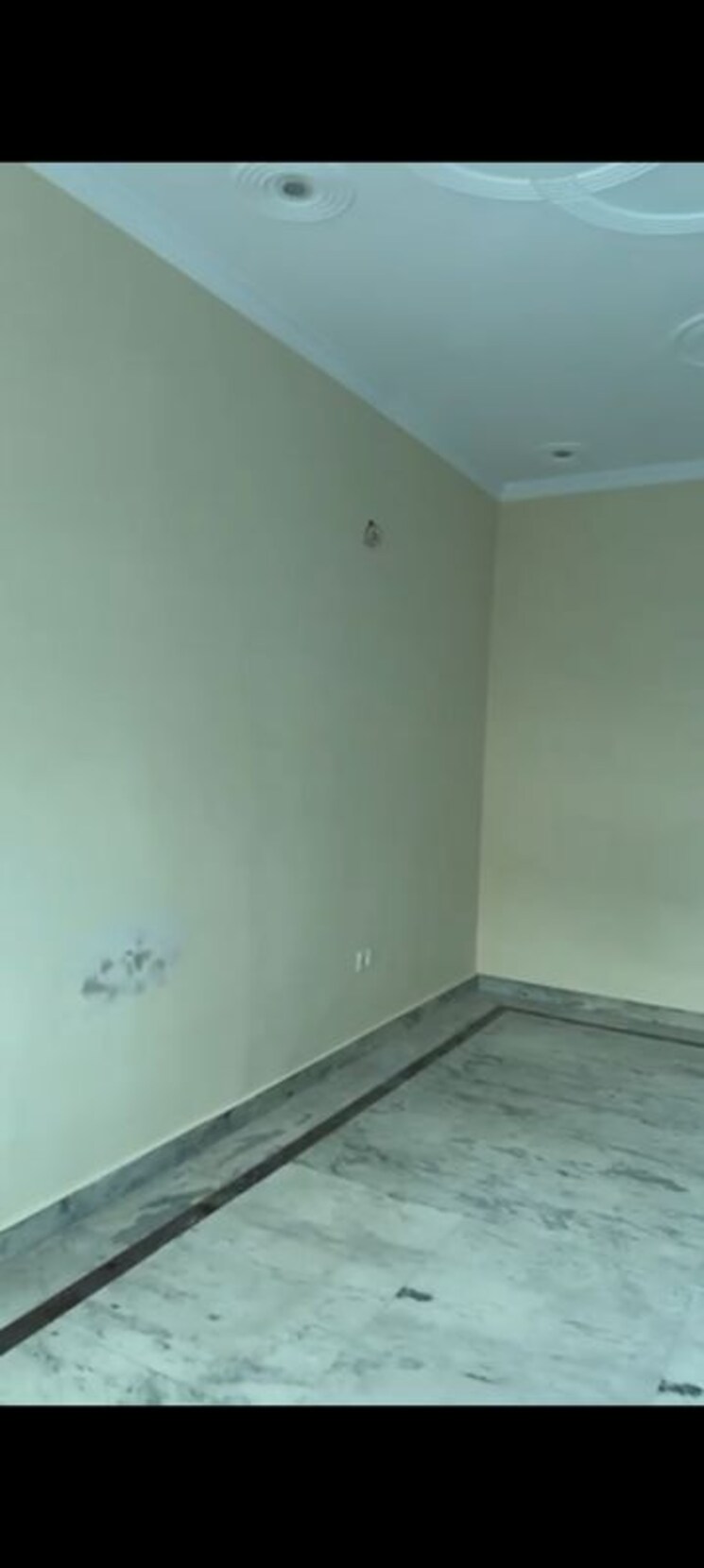 Room, beta ii greater noida 2 Bedroom 120 Sq.Mt. Independent House In Beta Ii Greater Noida Greater Noida 9838816