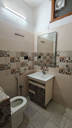 Master Bedroom in Studio Builder Floor at South City 1 – for Rent