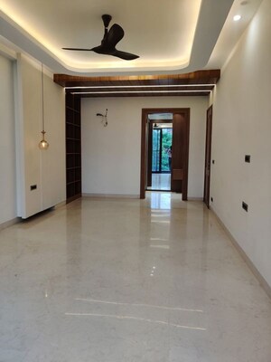 Room in 3 BHK Builder Floor at Chattarpur – for Rent