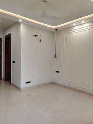 Room in 3 BHK Builder Floor at Chattarpur – for Rent