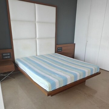 Bedroom in 4 BHK Apartment at K Raheja Modern Vivarea, Agripada – for Rent