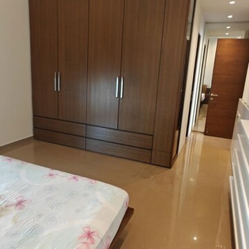 Room in 4 BHK Apartment at K Raheja Modern Vivarea, Agripada – for Rent