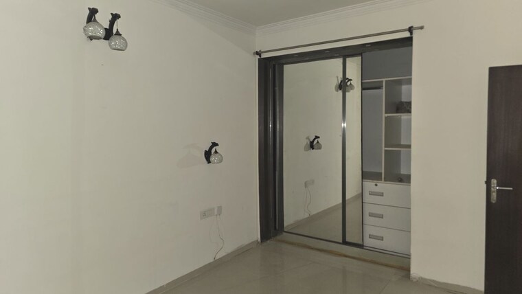 Room, tulip-violet 3 Bedroom 1700 Sq.Ft. Apartment In Sector 69 Gurgaon 9838843