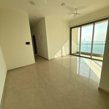 Room in 3 BHK Apartment at Piramal Mahalaxmi, Arthur rd – for Rent