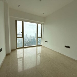 Room in 3 BHK Apartment at Worli – for Rent