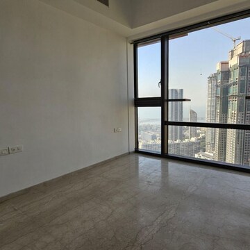 Room in 3 BHK Apartment at Worli – for Rent