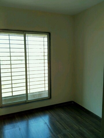 Room in 2.5 BHK Apartment at Hi Tech Castle, Ulwe – for Rent