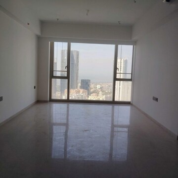 Room in 3 BHK Apartment at Lodha Kiara, Kamala Mill – for Rent