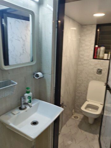 Bathroom in 1 BHK Apartment at Vile Parle West – for Rent