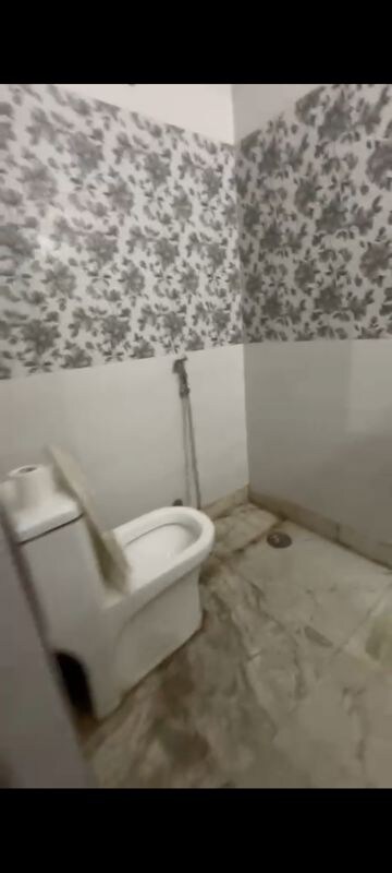 Bathroom in 1.5 BHK Builder Floor at Malviya Nagar – for Rent
