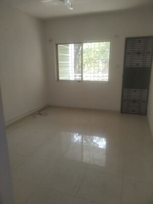 Room in 2 BHK Apartment at Kalpataru Splendour, Wakad – for Rent