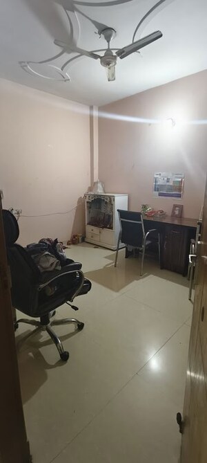 Master Bedroom in 2 BHK Builder Floor at Indraprastha Colony – for Rent