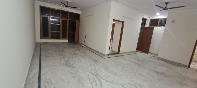 Room, spring field colony 2 Bedroom 1125 Sq.Ft. Builder Floor In Spring Field Colony Faridabad 9838970