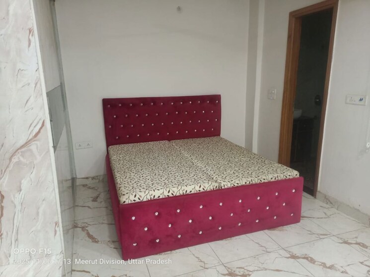 Bedroom, super-mig 3 Bedroom 250 Sq.Mt. Builder Floor In Sector 105 Noida 9838974