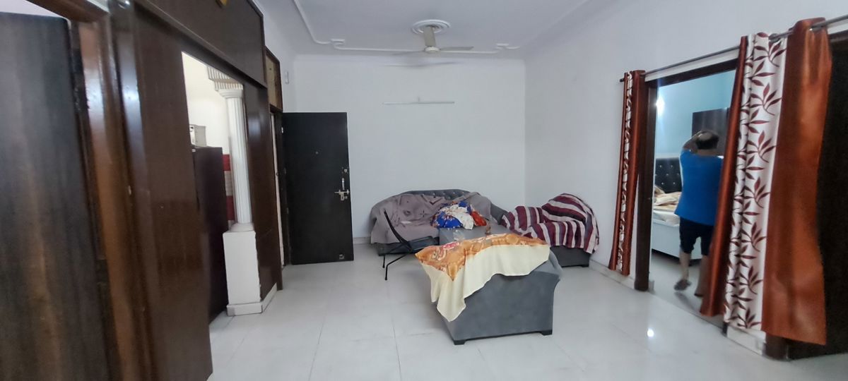 2 BHK + Pooja Room Builder Floor For Rent in Sector 30