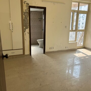 Room in 3 BHK Apartment at Sector 61 – for Rent