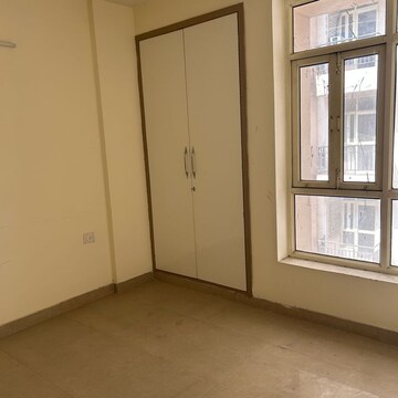 Room in 3 BHK Apartment at Sector 61 – for Rent