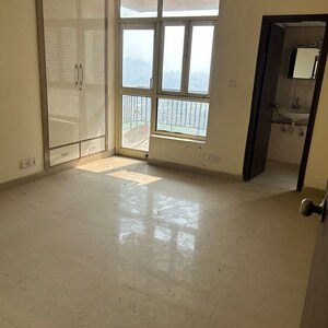 Room in 3 BHK Apartment at Sector 61 – for Rent