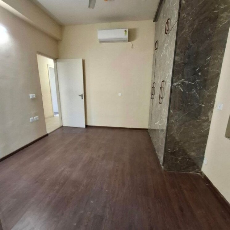 Room, paras-dews 3 Bedroom 1760 Sq.Ft. Apartment In Panwala Khusropur Gurgaon 9839040