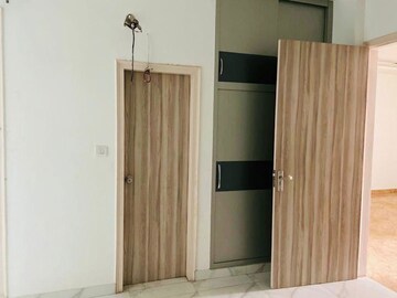 Room in 3 BHK Independent House at Gomti Nagar – for Sale