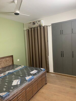 Bedroom in 3.5 BHK Apartment at Jaypee Kensington Park Plot, Sector 133 – for Rent