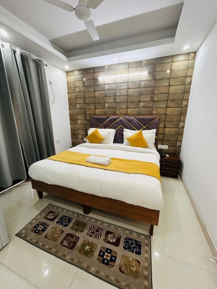 Bedroom, sector 53 1 Bedroom 350 Sq.Ft. Builder Floor In Sector 53 Gurgaon 9839052