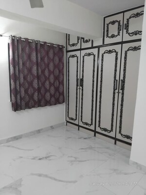 Room in 1 BHK Apartment at Vile Parle East – for Rent
