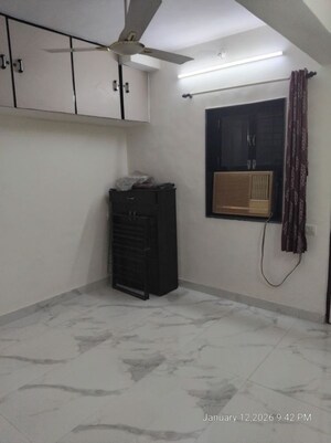 Room in 1 BHK Apartment at Vile Parle East – for Rent