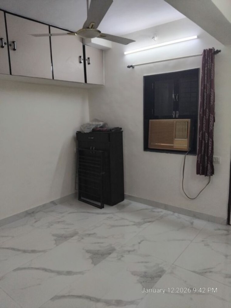 Room, vile parle east 1 Bedroom 480 Sq.Ft. Apartment In Vile Parle East Mumbai 9839056