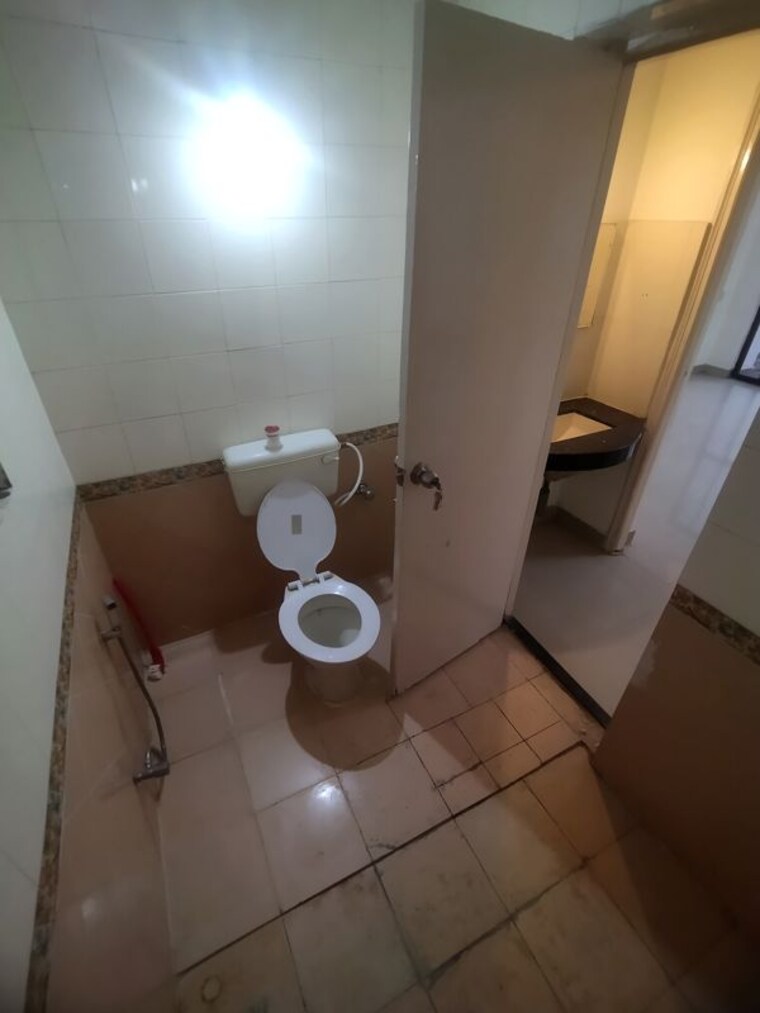 Bathroom, bramha-majestic 2 Bedroom 1000 Sq.Ft. Apartment In Kondhwa Pune 9117745
