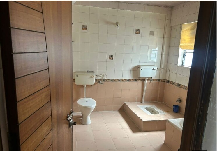Bathroom, bramha-majestic 1 Bedroom 600 Sq.Ft. Apartment In Kondhwa Pune 8716924