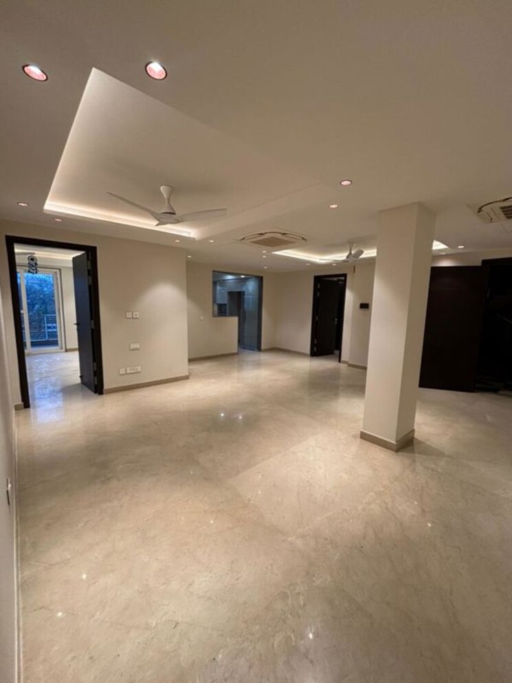 Room, dlf-city-phase-iv 4 Bedroom 4500 Sq.Ft. Builder Floor In Dlf Phase iv Gurgaon 9839063