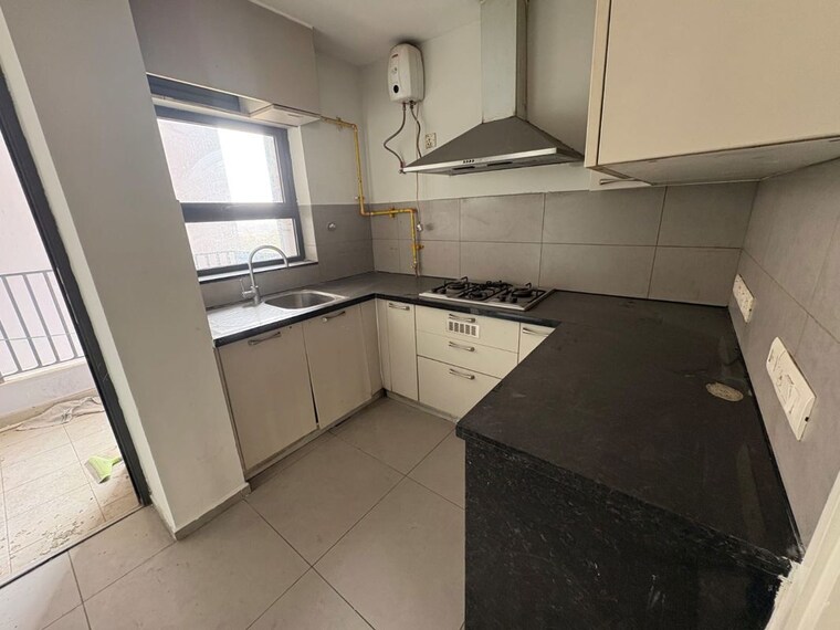 Kitchen, dlf-city-phase-iv 4 Bedroom 4500 Sq.Ft. Builder Floor In Dlf Phase iv Gurgaon 9839063