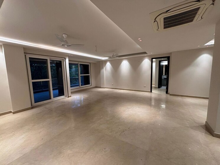 Room, dlf-city-phase-iv 4 Bedroom 4500 Sq.Ft. Builder Floor In Dlf Phase iv Gurgaon 9839063