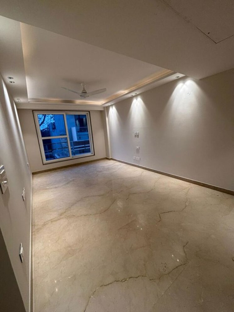 Room, dlf-city-phase-iv 4 Bedroom 4500 Sq.Ft. Builder Floor In Dlf Phase iv Gurgaon 9839063