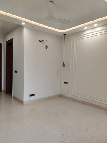 Room in 3 BHK Apartment at Vasant Kunj – for Rent