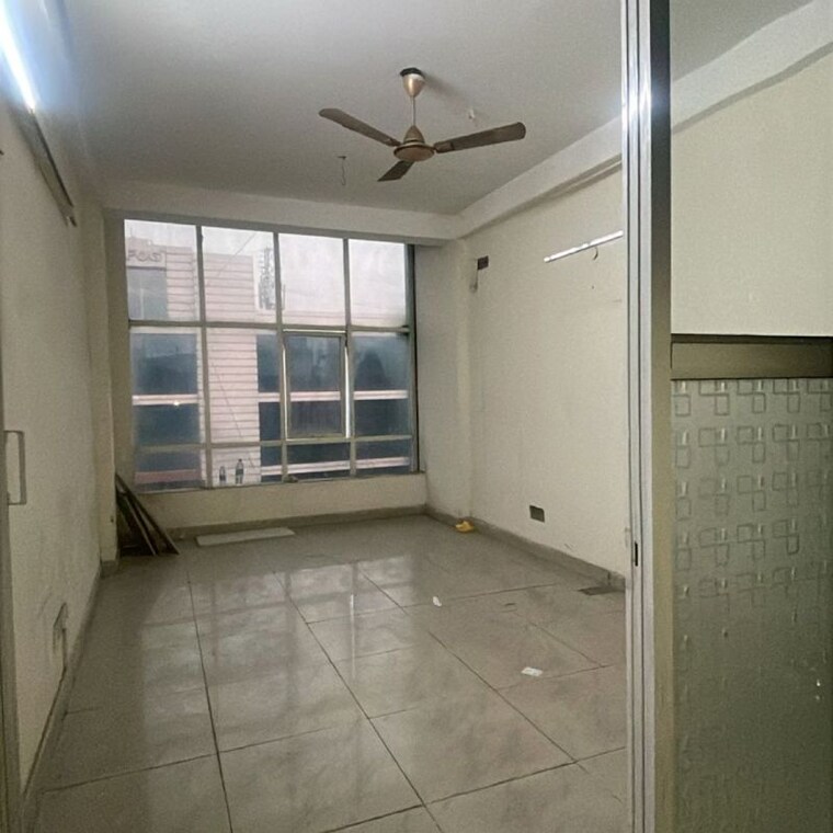 Room, okhla Commercial Office Space 1000 Sq.Ft. In Okhla Delhi 9839122