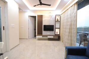 Room in 2 BHK Apartment at Dosti Vihar, Samata Nagar – for Rent