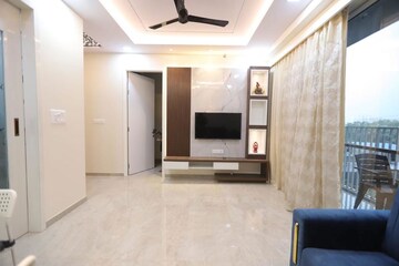 Room in 2 BHK Apartment at Dosti Vihar, Samata Nagar – for Rent