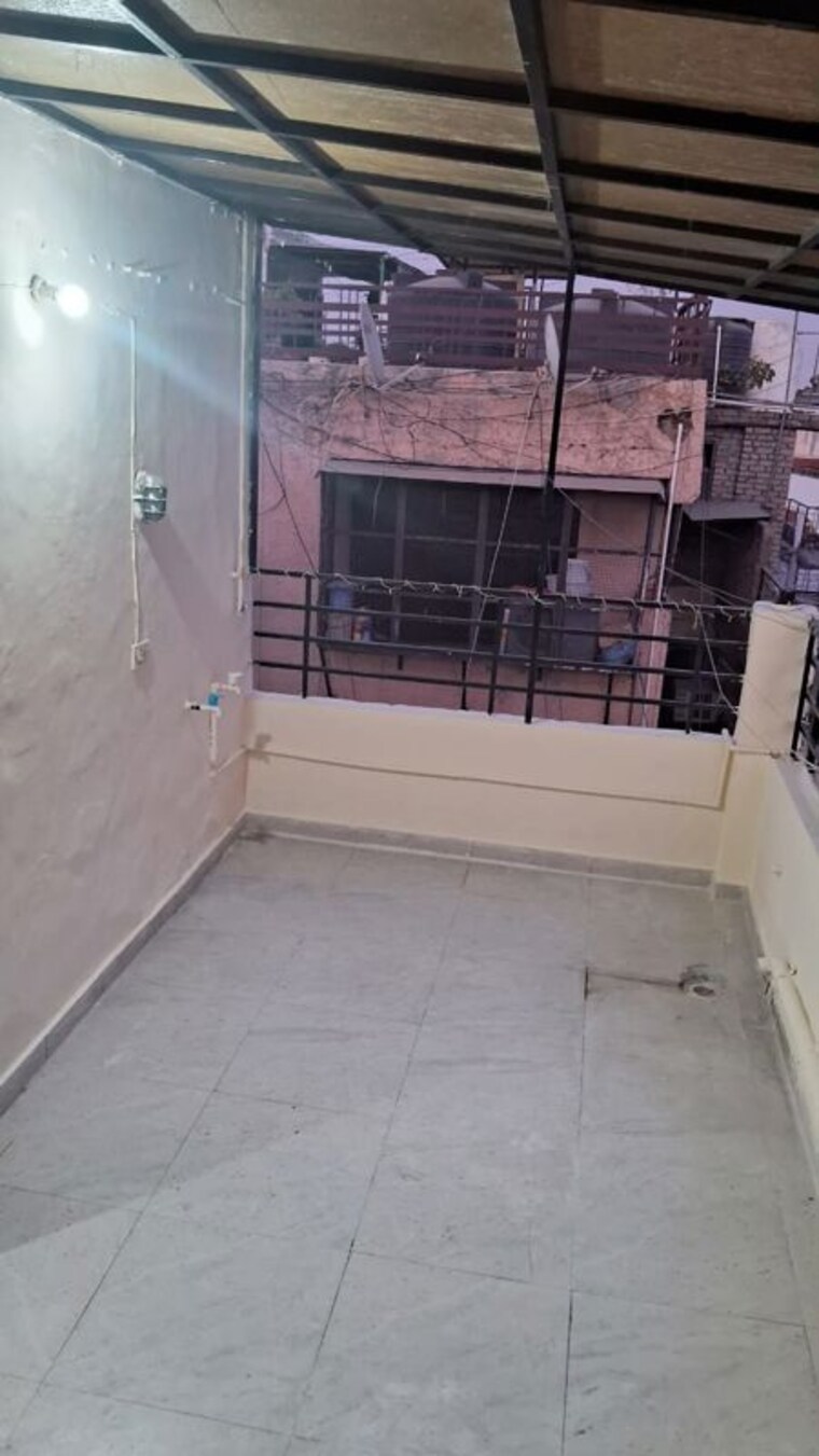 Balcony, lajpat nagar 2 Bedroom 900 Sq.Ft. Builder Floor In Lajpat Nagar Delhi 9839131