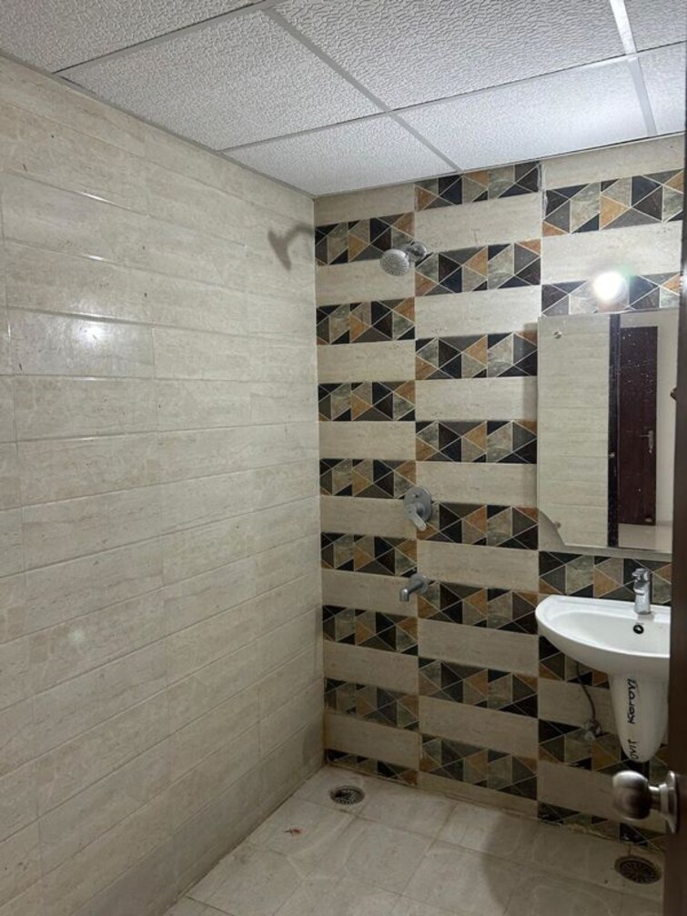 Bathroom, vrindavan yojna 3 Bedroom 1650 Sq.Ft. Apartment In Vrindavan Yojna Lucknow 9839141