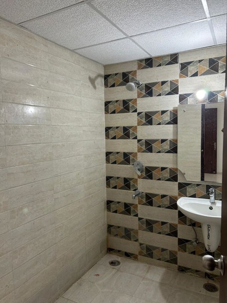 Bathroom, vrindavan yojna 3 Bedroom 1650 Sq.Ft. Apartment In Vrindavan Yojna Lucknow 9839141