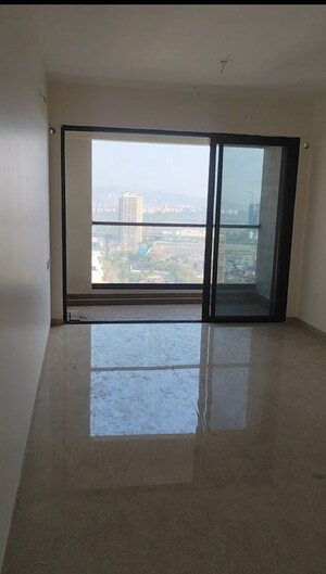 Room in 3 BHK Apartment at Dosti Eastern Bay, Wadala – for Rent