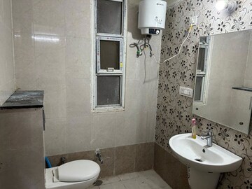 Bathroom in 3 BHK Apartment at Shiva Garden, Raebareli Road – for Rent
