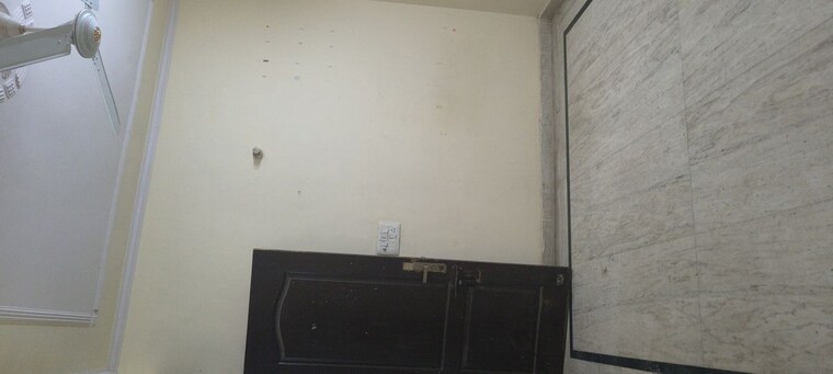 Room, khirki extension 1 Bedroom 360 Sq.Ft. Builder Floor In Khirki Extension Delhi 9839158